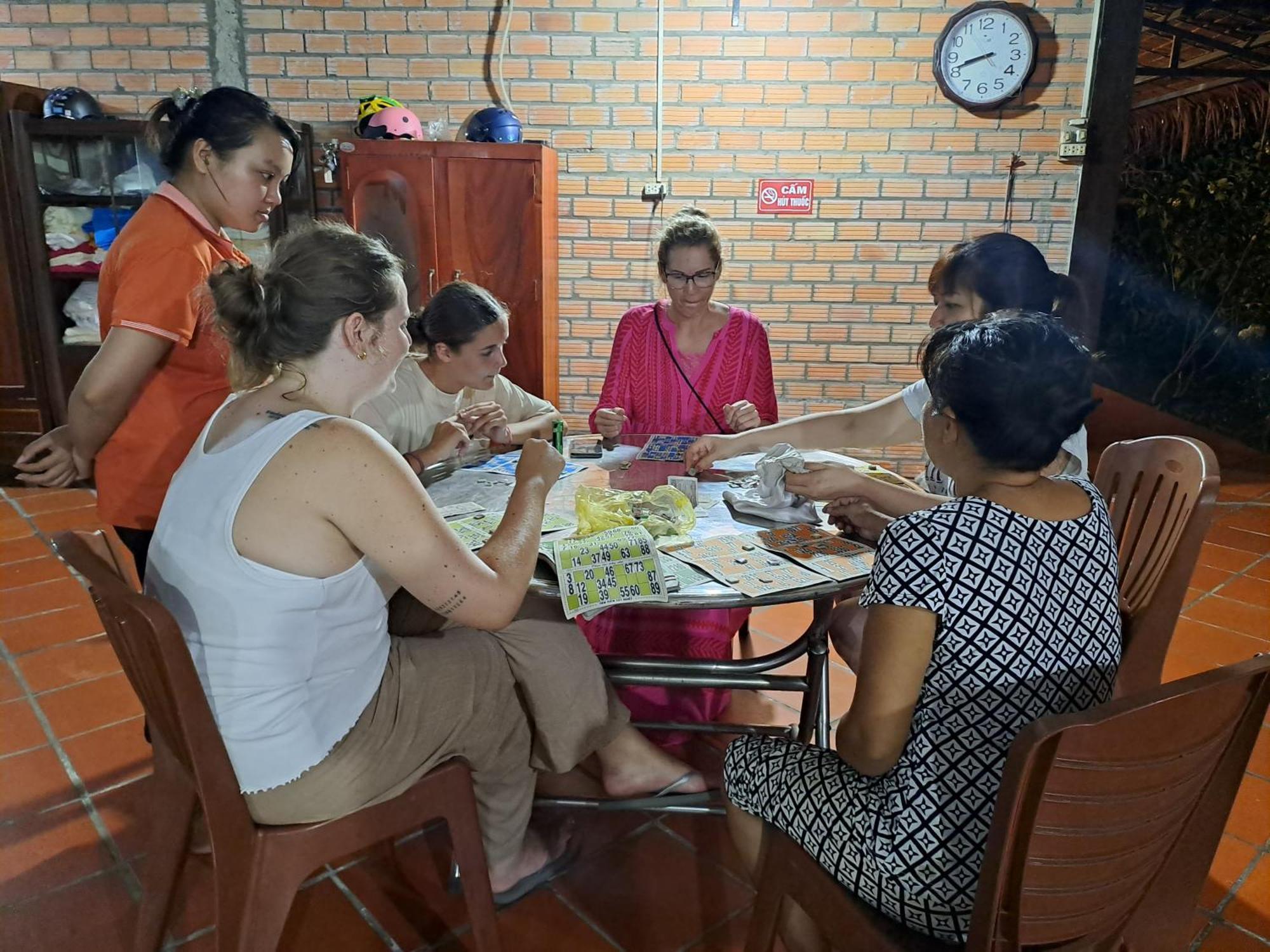 Ngoc Phuong Homestay Vĩnh Long Exteriör bild