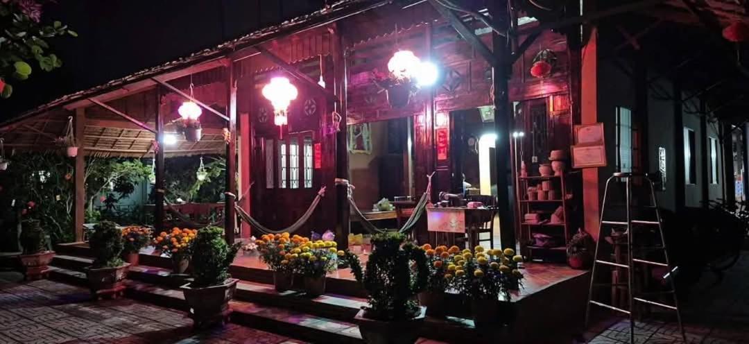 Ngoc Phuong Homestay Vĩnh Long Exteriör bild